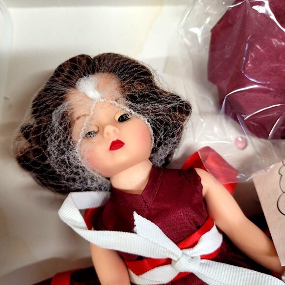 Madame Alexander 36025 Bathing Beauty 10'' Coca Cola 27/1000 New in Box w Damage - Picture 2 of 11